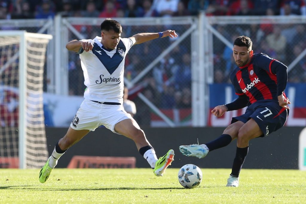 Christian Ordonez in maglia Velez (prossimo acquisto del Parma) contro il San Lorenzo