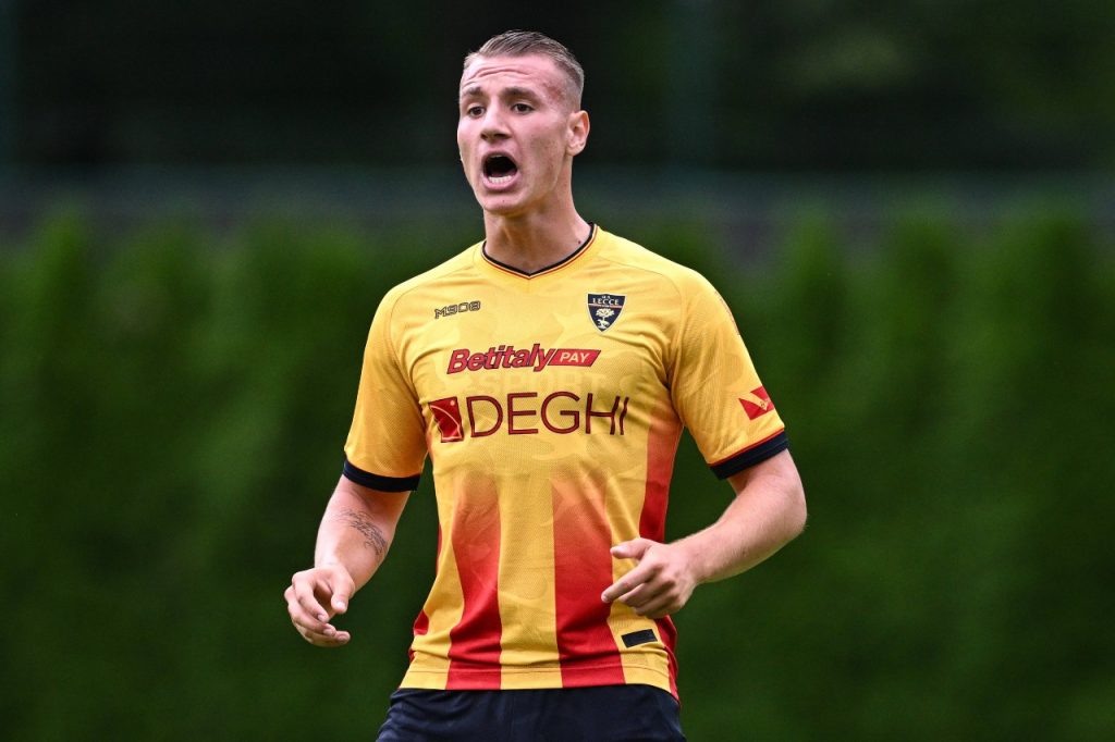 Francesco Camarda in maglia Lecce