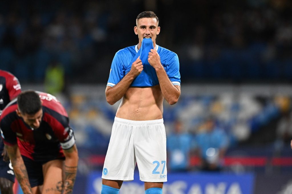 Lorenzo Lucca in maglia Napoli